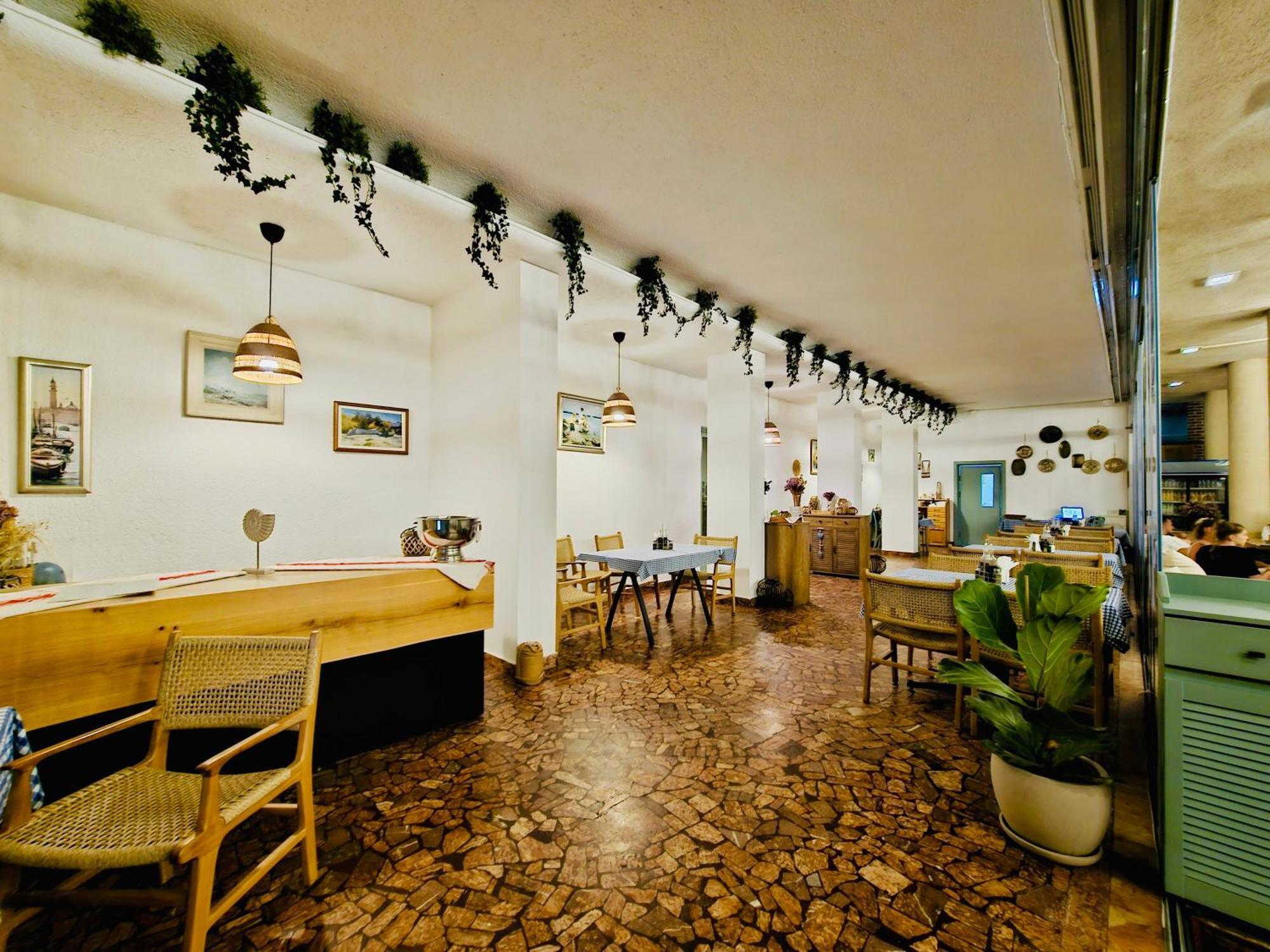 Hotel Carmen Eforie Nord Ngoại thất bức ảnh
